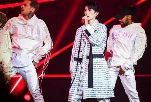 娱乐圈爆料王俊凯跳舞,娱乐圈爆料舞动青春  第3张 娱乐圈爆料王俊凯跳舞,娱乐圈爆料舞动青春  第3张