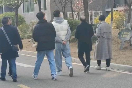 学校吃瓜事件网红,吃瓜事件引爆网红热潮  第3张 学校吃瓜事件网红,吃瓜事件引爆网红热潮  第3张