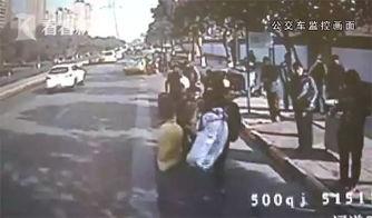 潮州网民爆料农民工视频,引发网友热议  第2张 潮州网民爆料农民工视频,引发网友热议  第2张