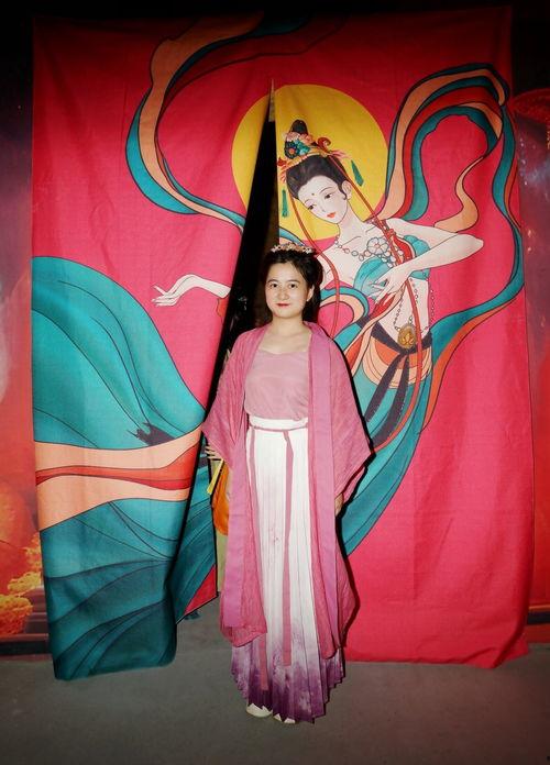 爆料敦煌美女视频下载,揭秘千年古韵的绝世容颜  第3张 爆料敦煌美女视频下载,揭秘千年古韵的绝世容颜  第3张